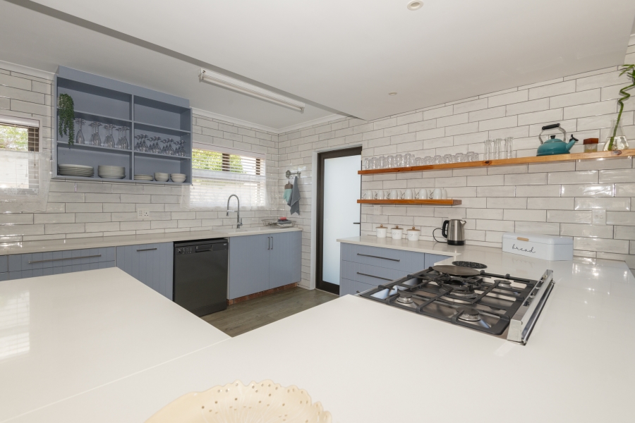 6 Bedroom Property for Sale in Myburgh Park Western Cape